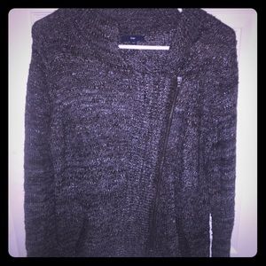 Gap sweater